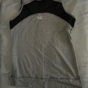 2XU workout shirt